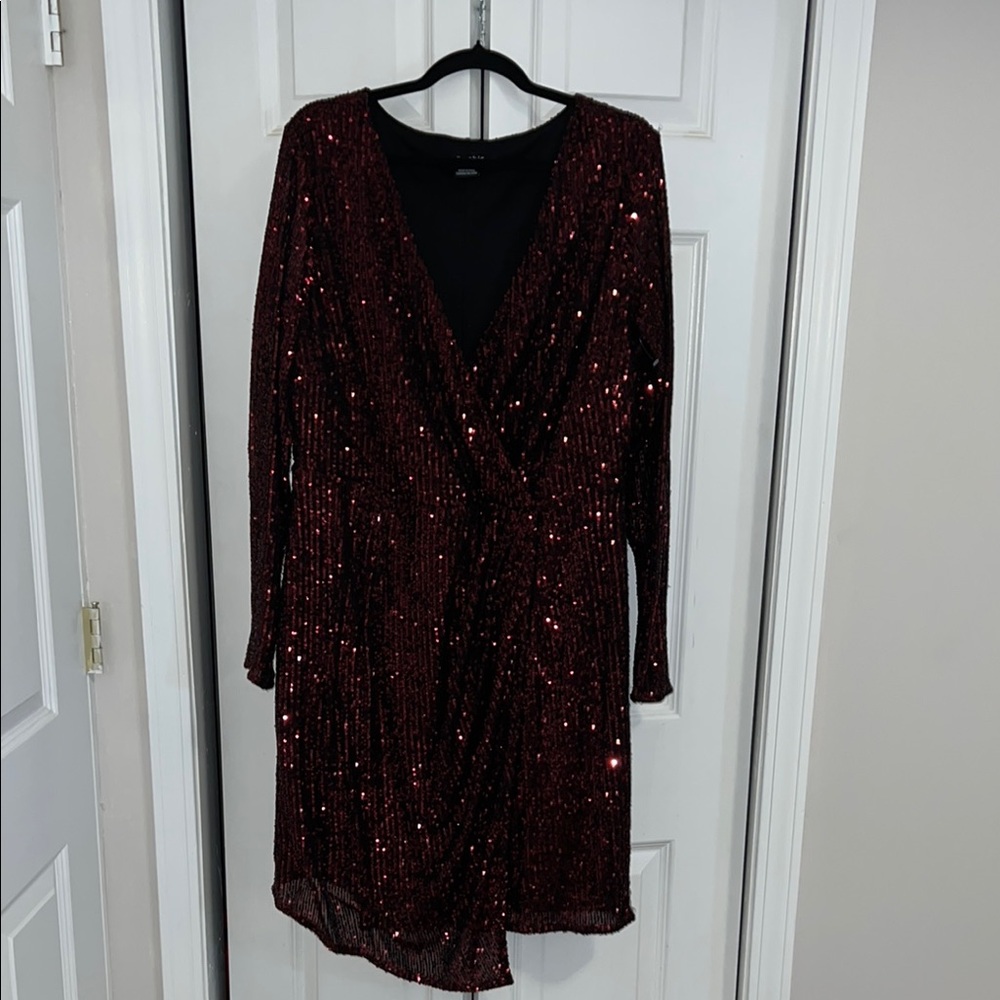 🎆City Chic Mini Sequin Mesh Elegant maroon Wrap Dress
